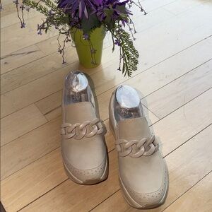 Dolce Vita Bozlee Cream/Tan Platform Chained Sz 8 Slipon Loafers NEW